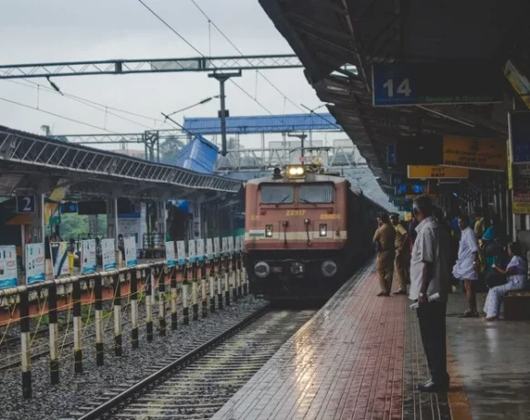 A train approaching a station