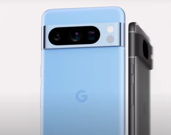 Pixel 8 Pro right next to Pixel 8