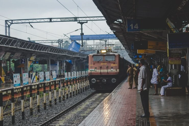 A train approaching a station